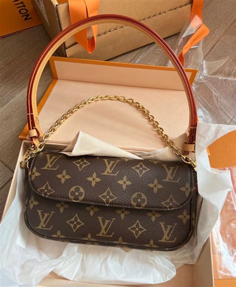 lv ivy bag